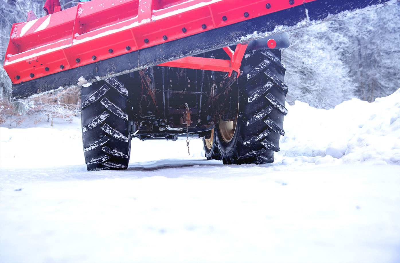 Rubber elements of blades for snowploughs